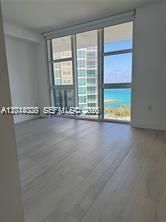 Activo con contrato: $5,700 (2 camas, 2 baños, 1056 Pies cuadrados)