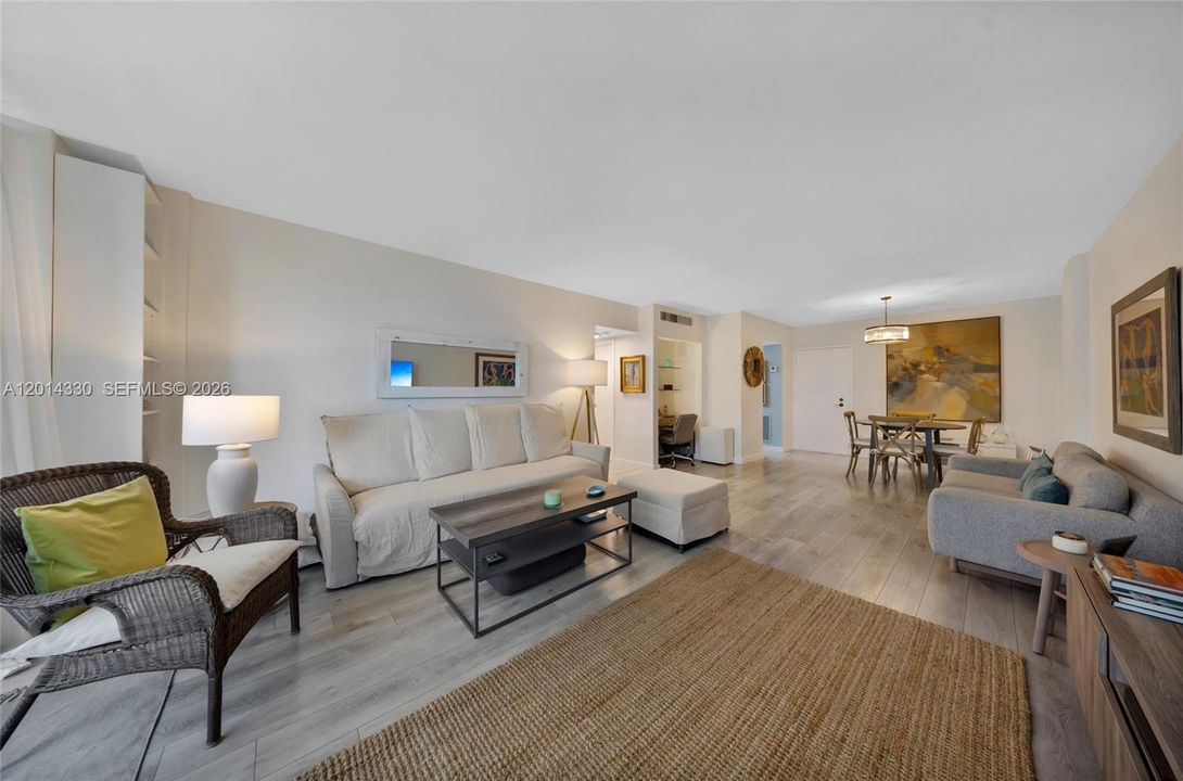 Active With Contract: $3,100 (1 beds, 1 baths, 850 Square Feet)