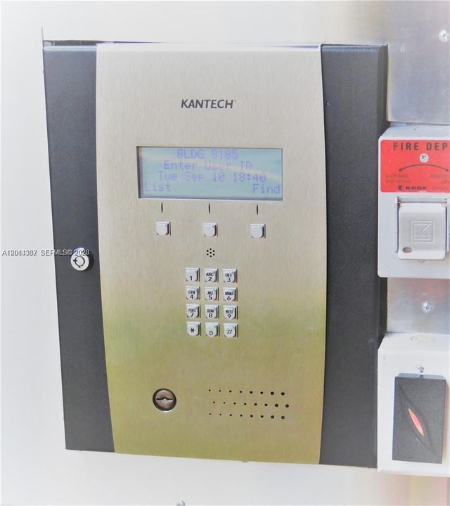 Activo con contrato: $270,000 (2 camas, 2 baños, 870 Pies cuadrados)