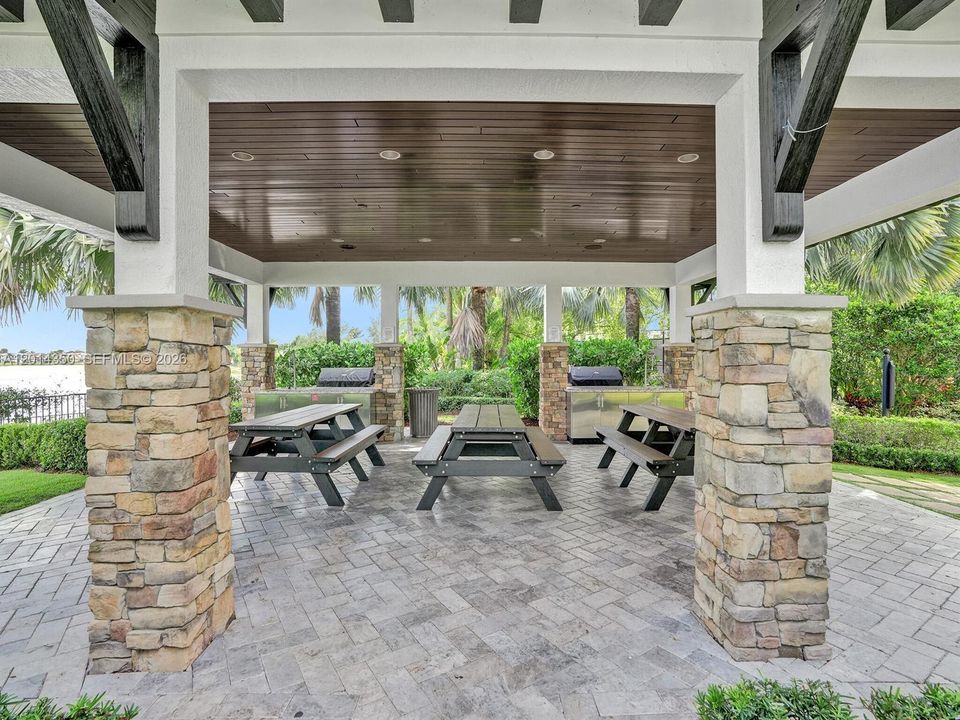 For Sale: $1,100,000 (5 beds, 4 baths, 3251 Square Feet)