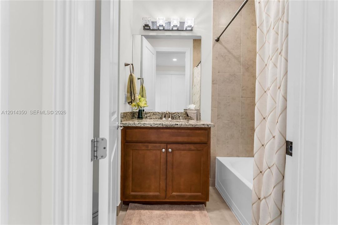 For Sale: $1,100,000 (5 beds, 4 baths, 3251 Square Feet)