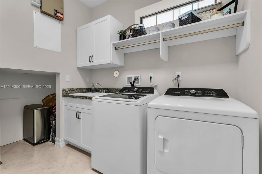 For Sale: $1,100,000 (5 beds, 4 baths, 3251 Square Feet)