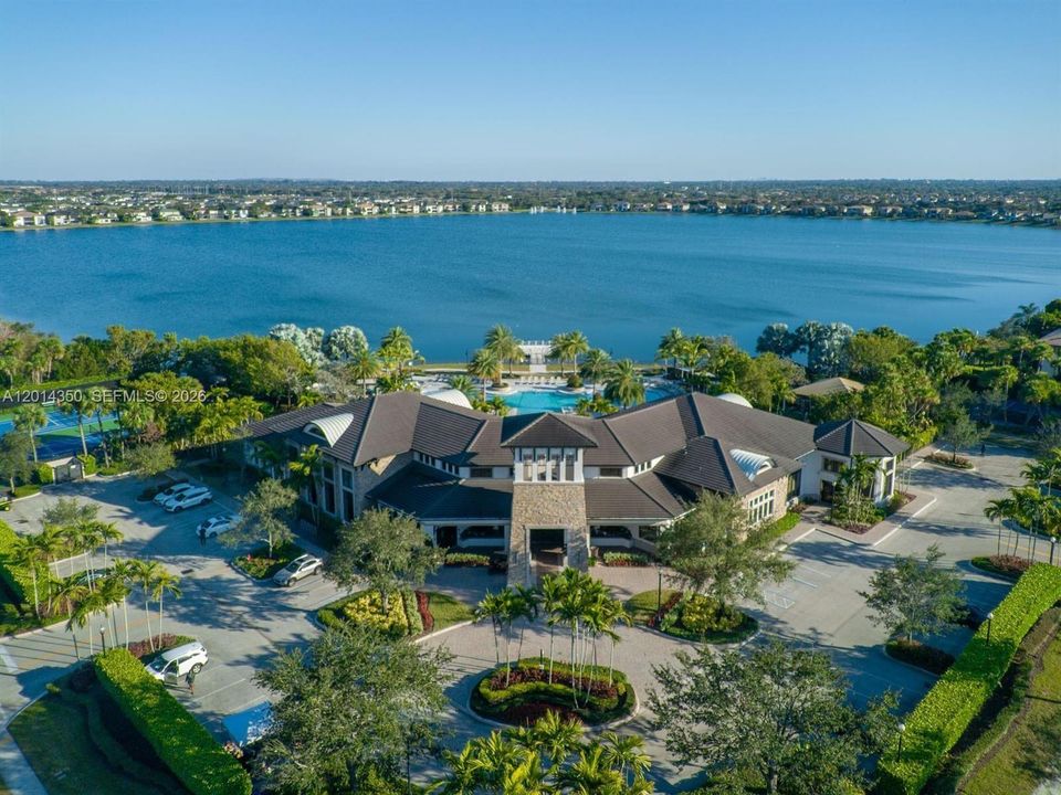 For Sale: $1,100,000 (5 beds, 4 baths, 3251 Square Feet)