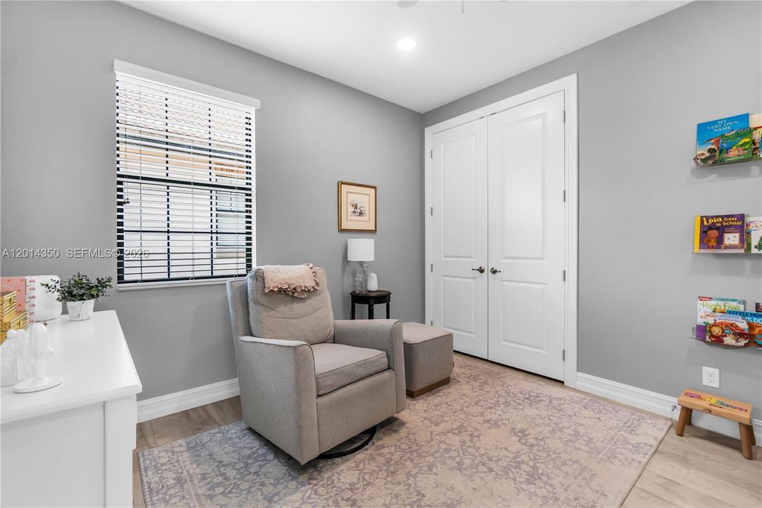 For Sale: $1,100,000 (5 beds, 4 baths, 3251 Square Feet)