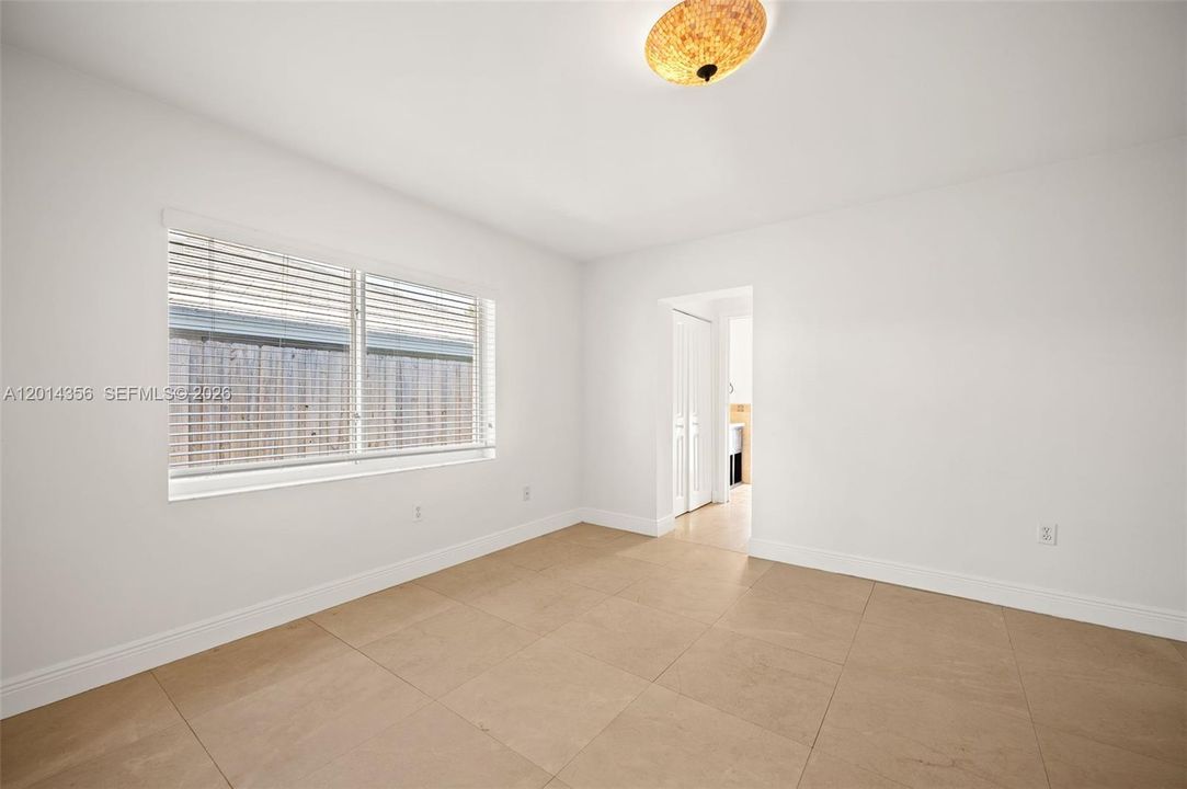 Second bedroom with in suite bathroom/cabana bath