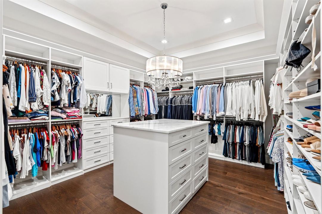 HER_CLOSET