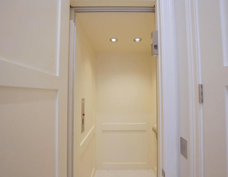 ELEVATOR