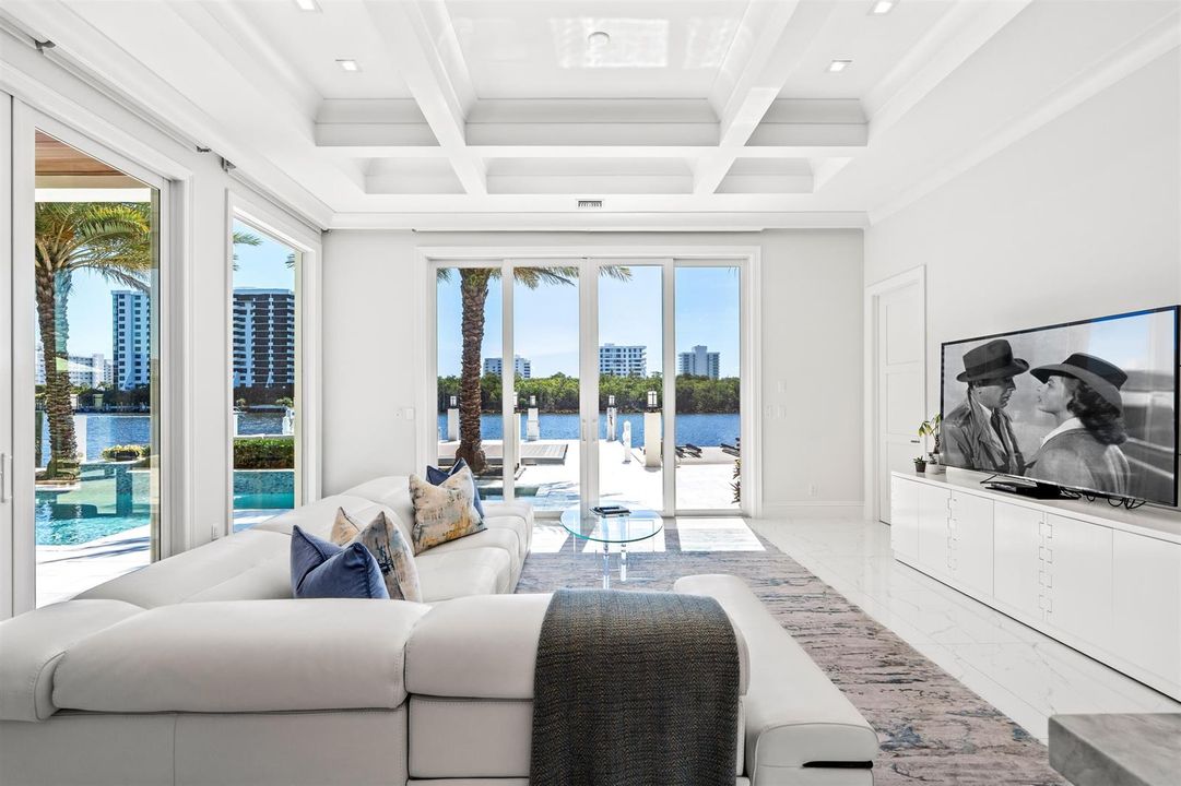FAMILY_ROOM_STRAIGHT