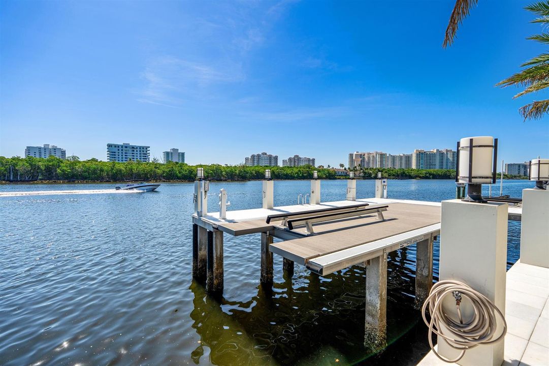 DOCK_TO_VIEW