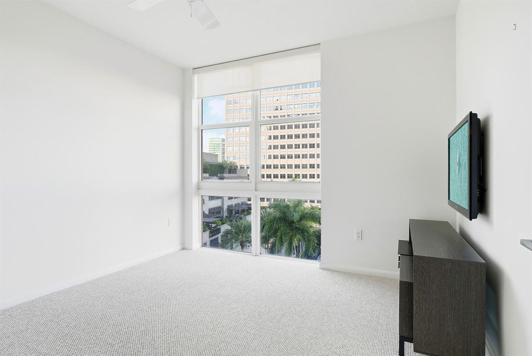 550-OKEECHOBEE-BLVD-602-33401-019