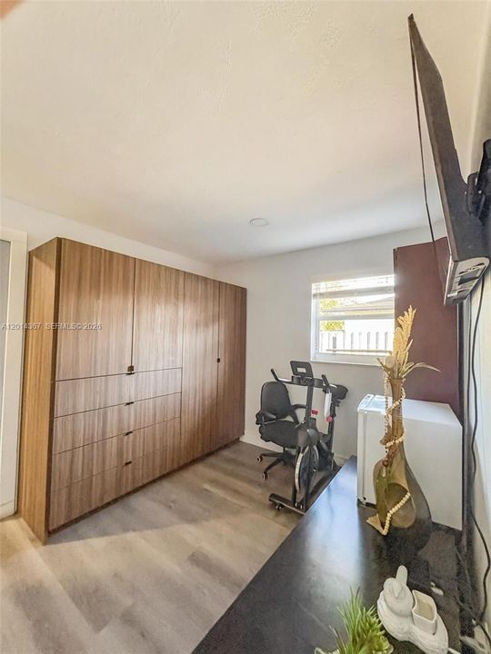 En Venta: $674,000 (5 camas, 3 baños, 2379 Pies cuadrados)