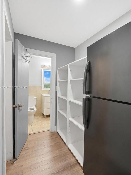En Venta: $674,000 (5 camas, 3 baños, 2379 Pies cuadrados)