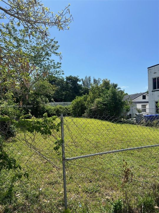 For Sale: $599,000 (0.11 acres)