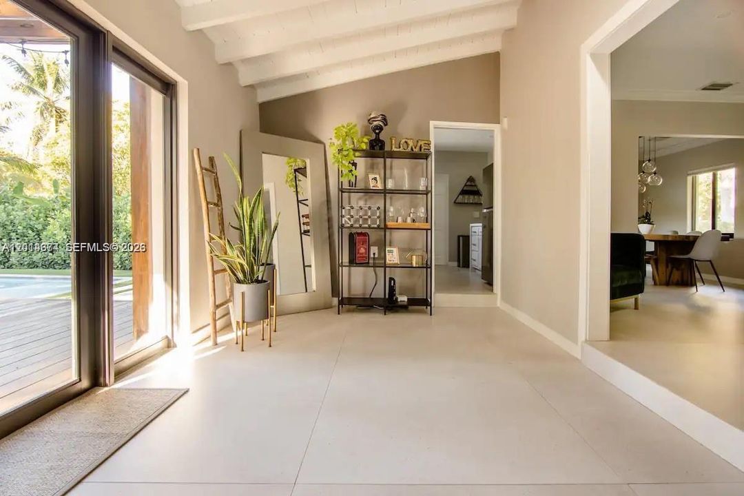 En Renta: $8,900 (3 camas, 2 baños, 1822 Pies cuadrados)