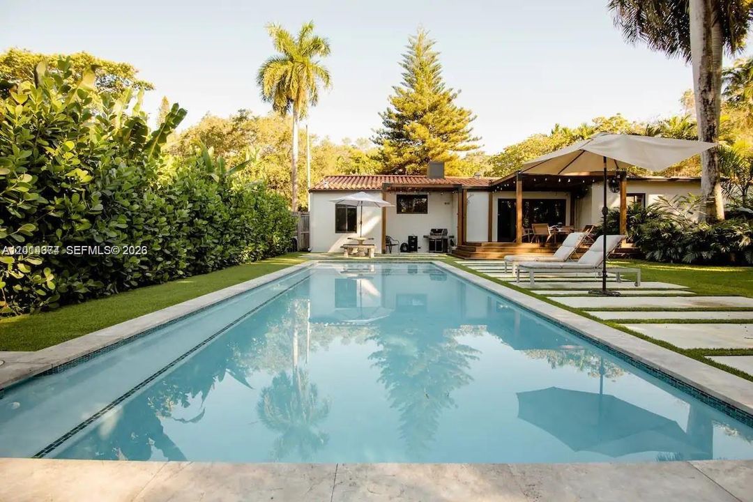 En Renta: $8,900 (3 camas, 2 baños, 1822 Pies cuadrados)