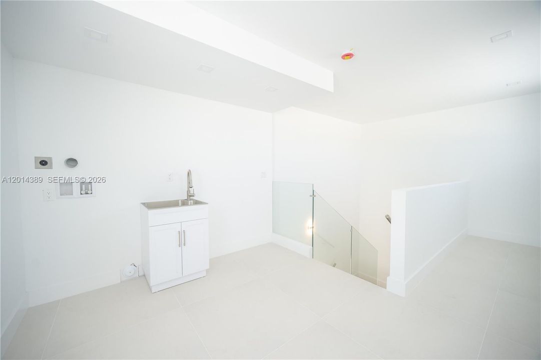En Venta: $2,150,000 (5 camas, 4 baños, 4078 Pies cuadrados)