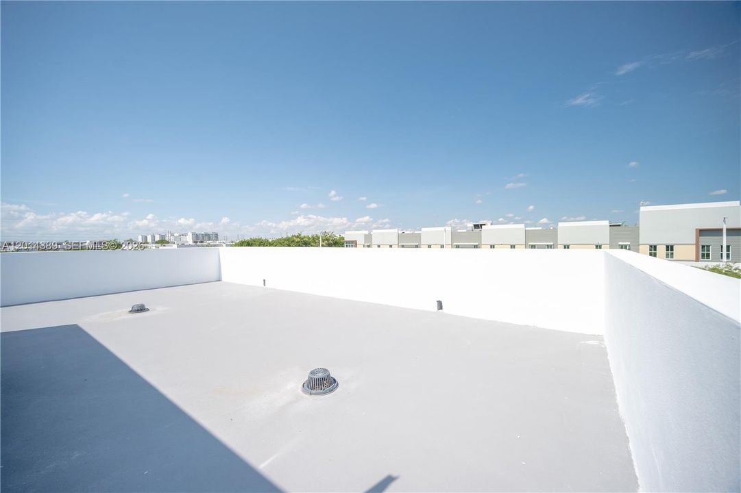 En Venta: $2,150,000 (5 camas, 4 baños, 4078 Pies cuadrados)