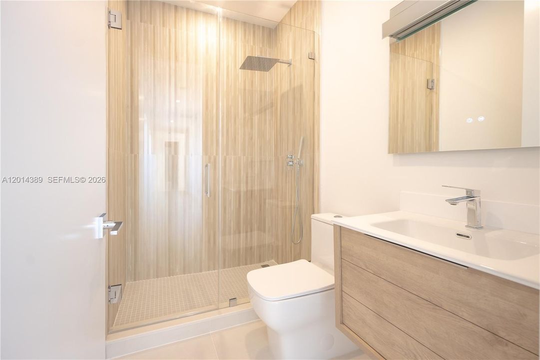 En Venta: $2,150,000 (5 camas, 4 baños, 4078 Pies cuadrados)