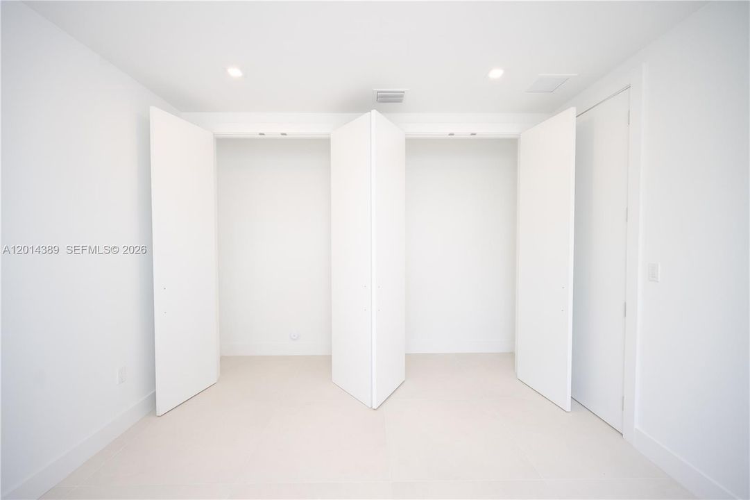 En Venta: $2,150,000 (5 camas, 4 baños, 4078 Pies cuadrados)