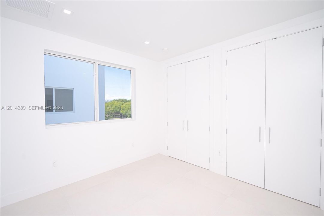 En Venta: $2,150,000 (5 camas, 4 baños, 4078 Pies cuadrados)