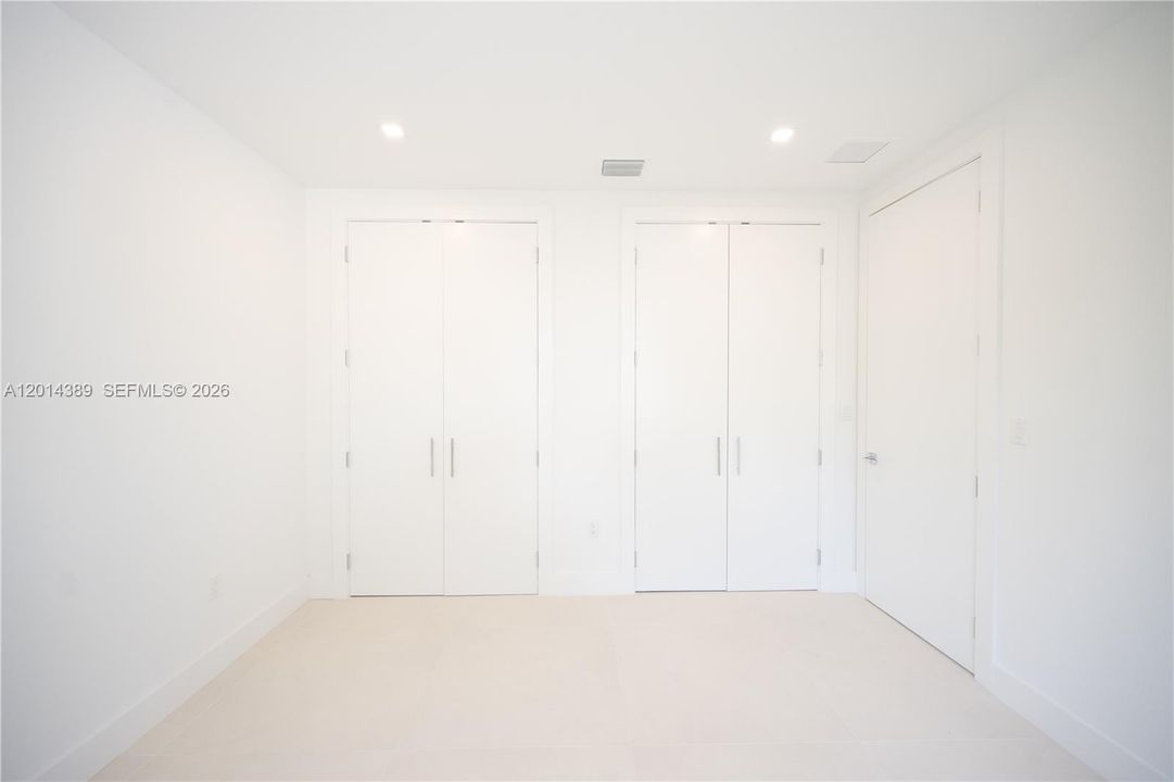 En Venta: $2,150,000 (5 camas, 4 baños, 4078 Pies cuadrados)
