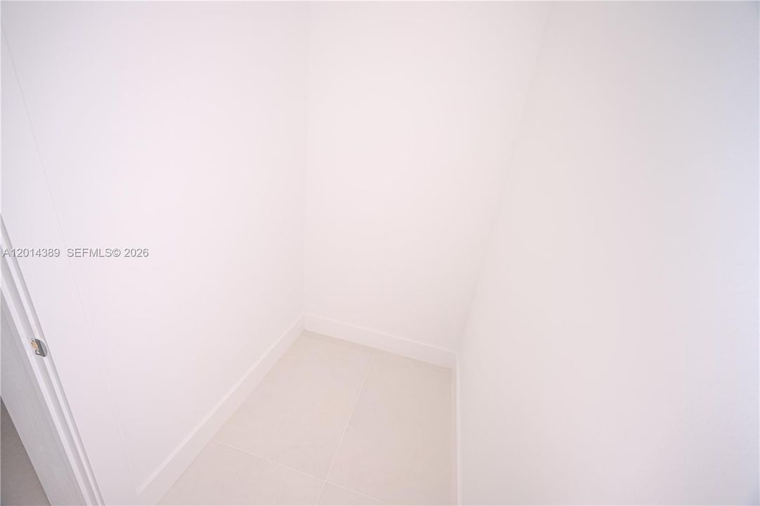 En Venta: $2,150,000 (5 camas, 4 baños, 4078 Pies cuadrados)
