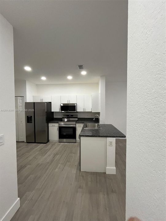 Recently Rented: $2,650 (2 beds, 2 baths, 1155 Square Feet)