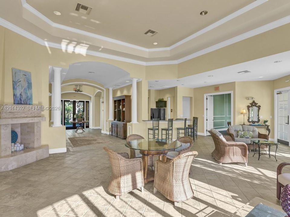 For Rent: $2,400 (2 beds, 2 baths, 1219 Square Feet)
