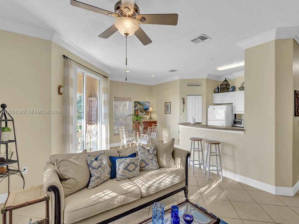 For Rent: $2,400 (2 beds, 2 baths, 1219 Square Feet)