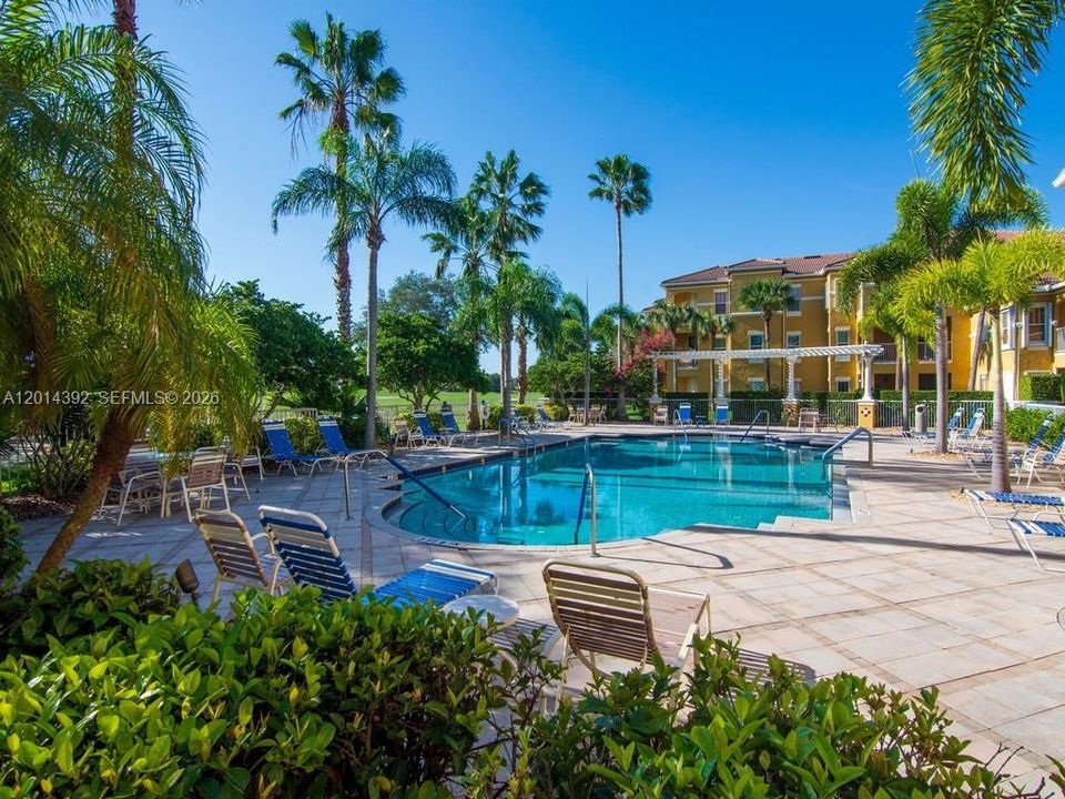 For Rent: $2,400 (2 beds, 2 baths, 1219 Square Feet)