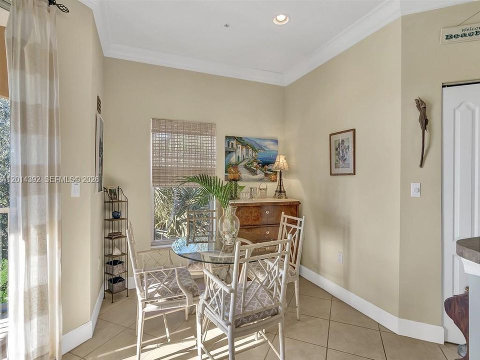 For Rent: $2,400 (2 beds, 2 baths, 1219 Square Feet)