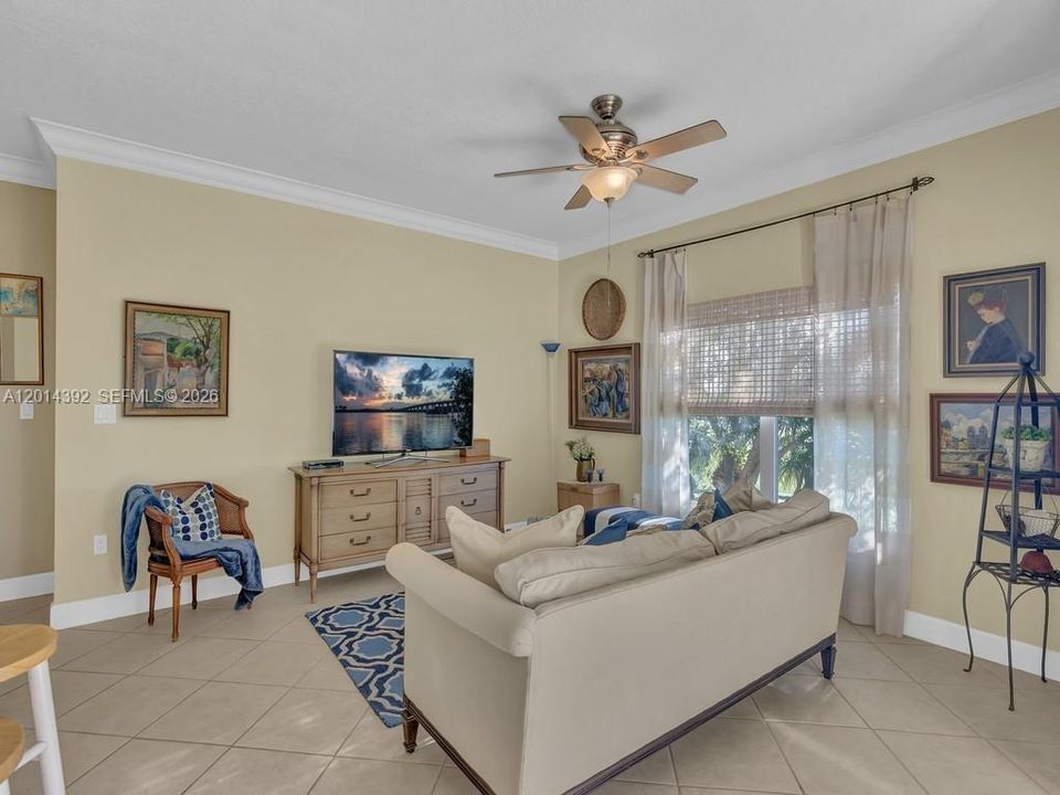 For Rent: $2,400 (2 beds, 2 baths, 1219 Square Feet)