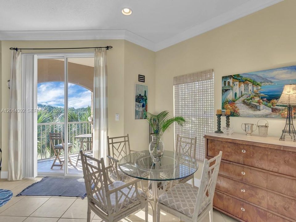 For Rent: $2,400 (2 beds, 2 baths, 1219 Square Feet)