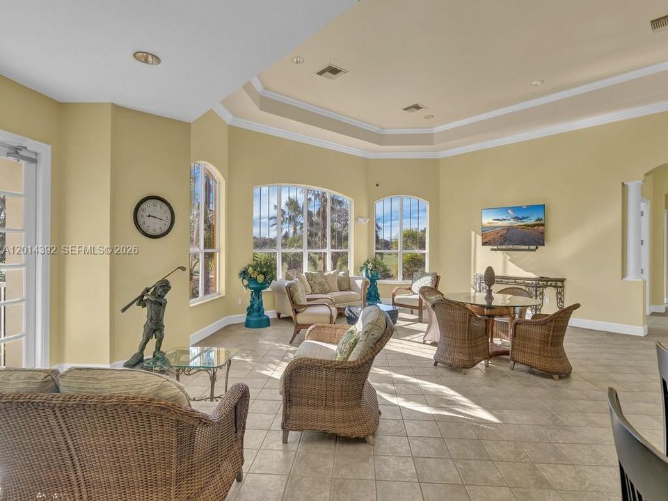 For Rent: $2,400 (2 beds, 2 baths, 1219 Square Feet)