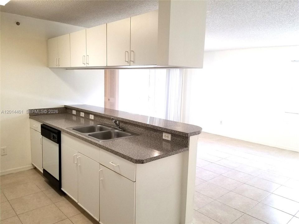 Activo con contrato: $1,800 (1 camas, 1 baños, 659 Pies cuadrados)