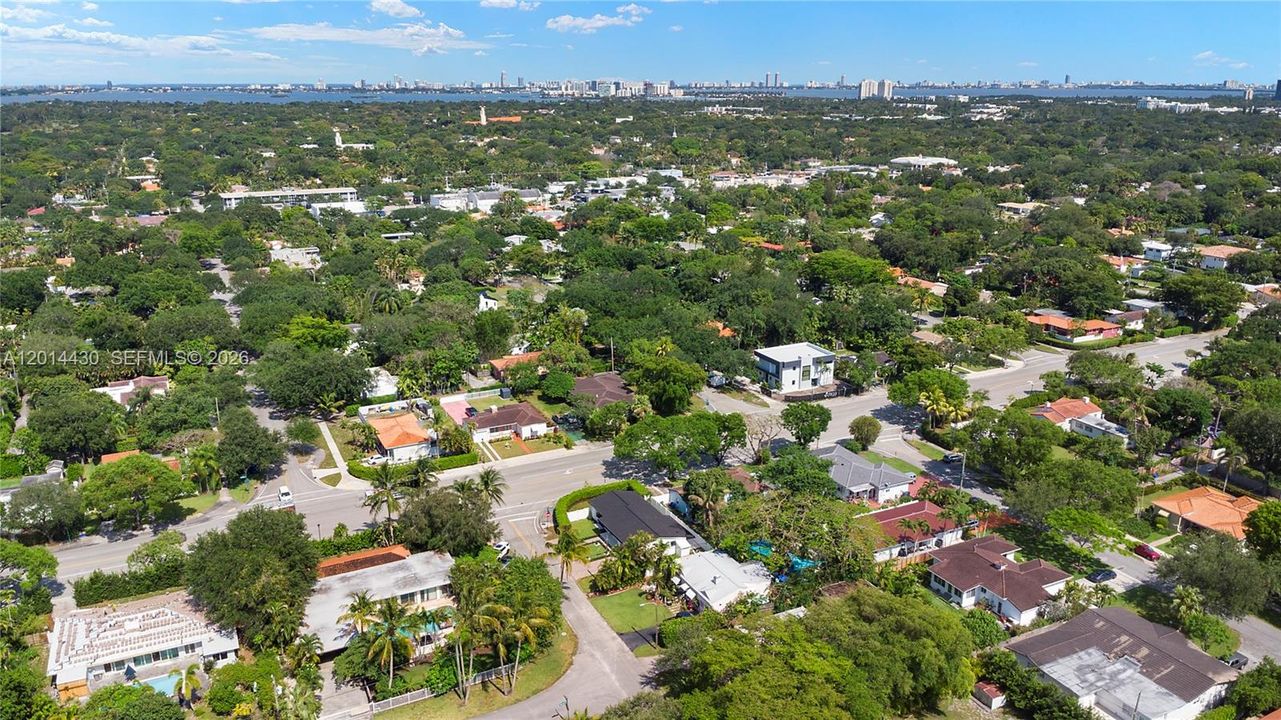 На продажу: $1,055,000 (3 спален, 2 ванн, 1422 Квадратных фут)