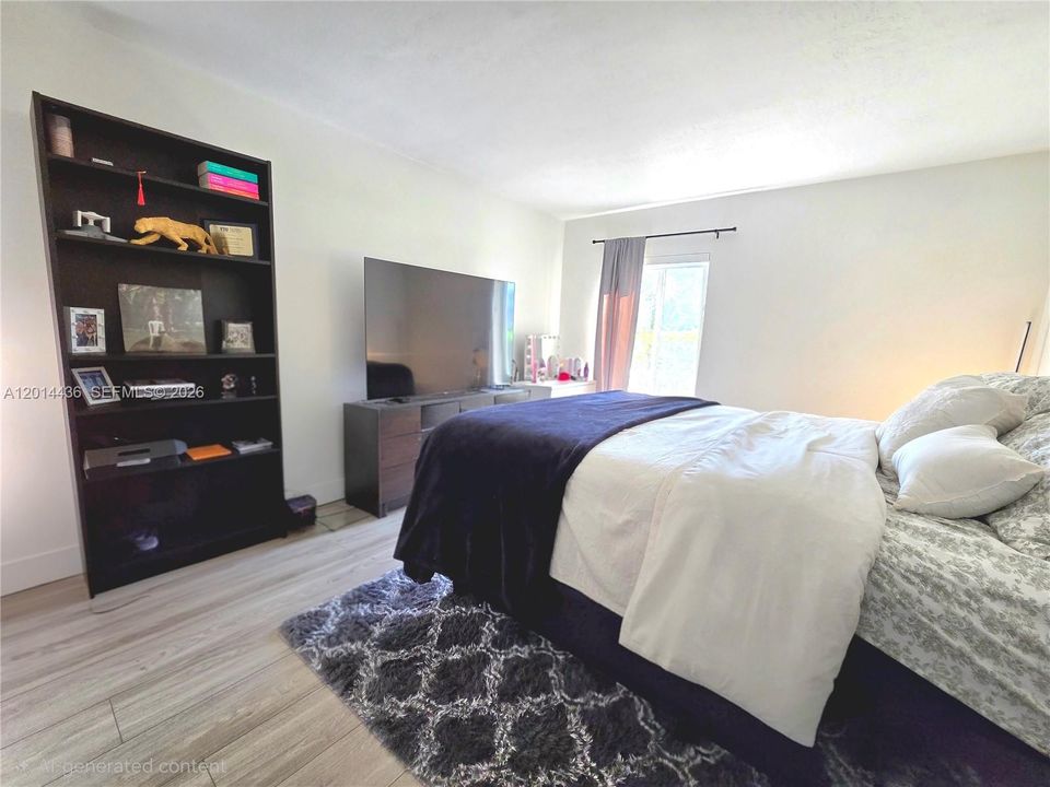 For Sale: $259,900 (1 beds, 1 baths, 665 Square Feet)