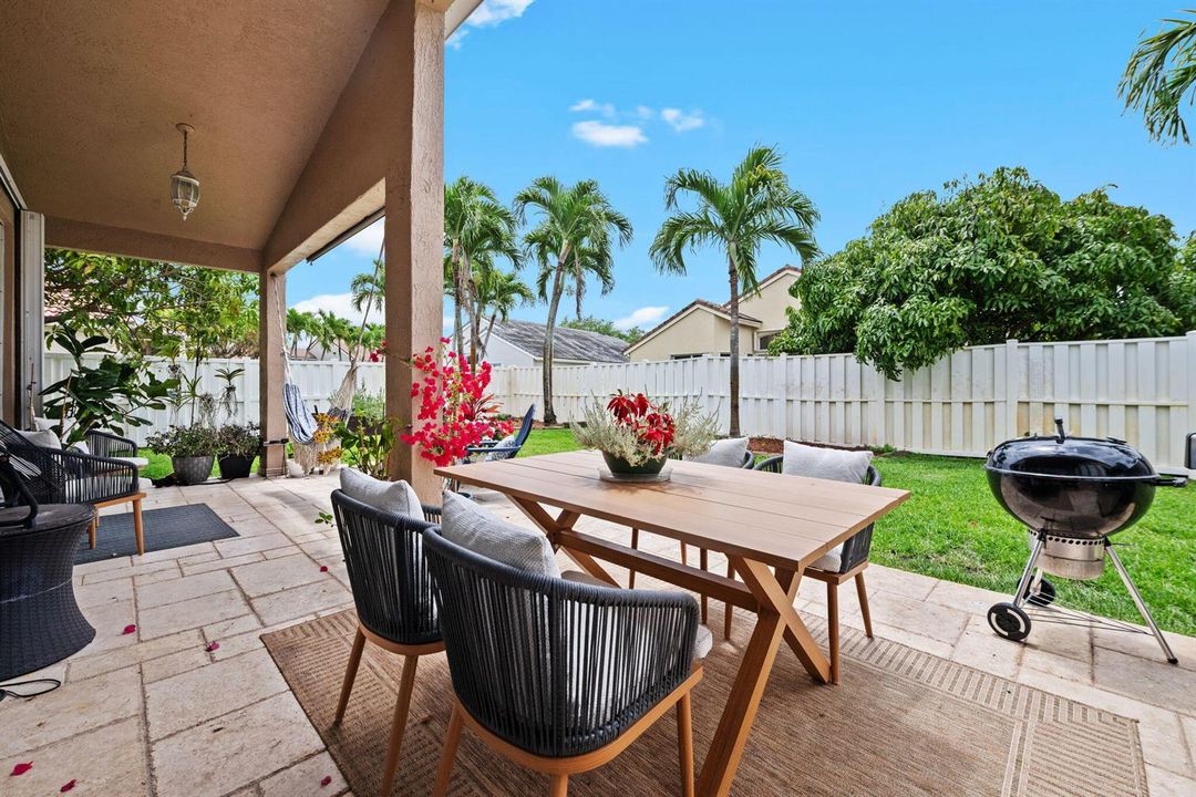 28-web-or-mls-19428-sw-27th-st