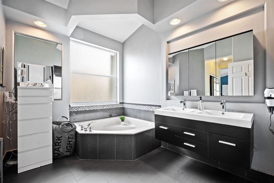 17-web-or-mls-19428-sw-27th-st