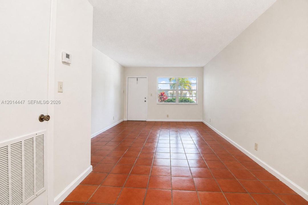 For Sale: $209,500 (2 beds, 2 baths, 800 Square Feet)