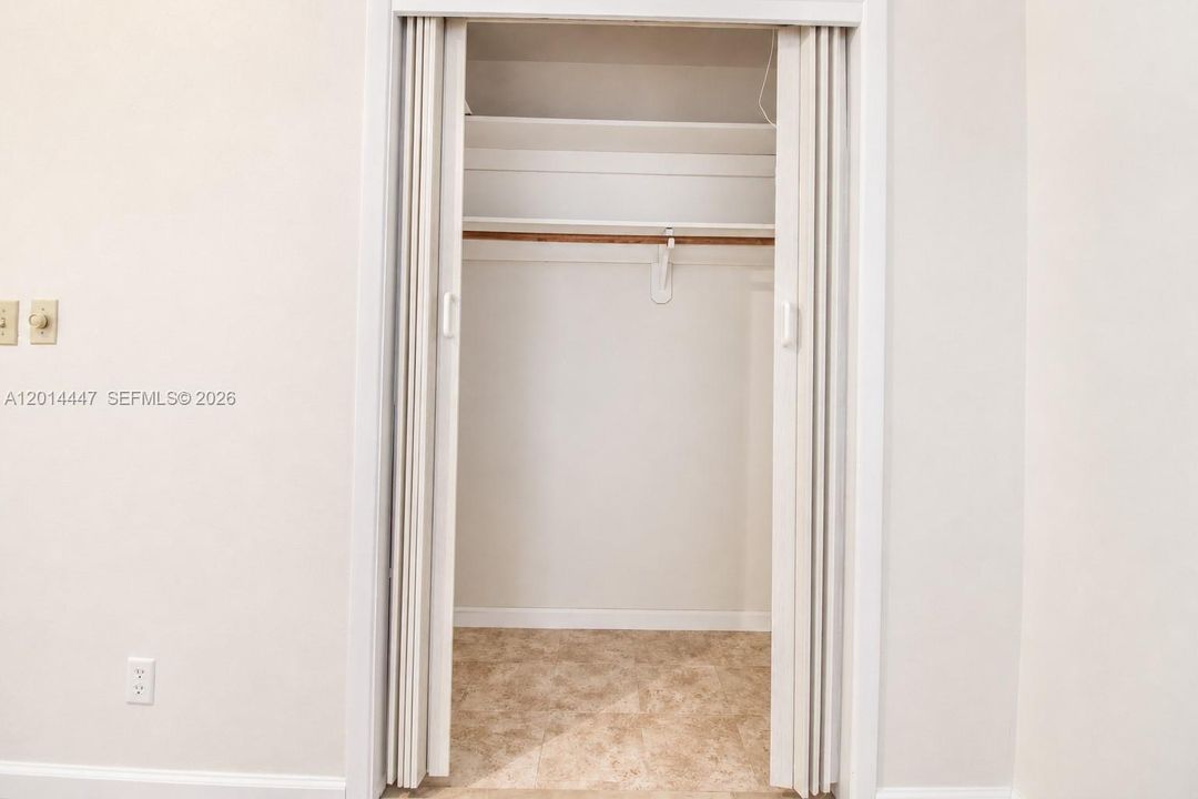 For Sale: $209,500 (2 beds, 2 baths, 800 Square Feet)
