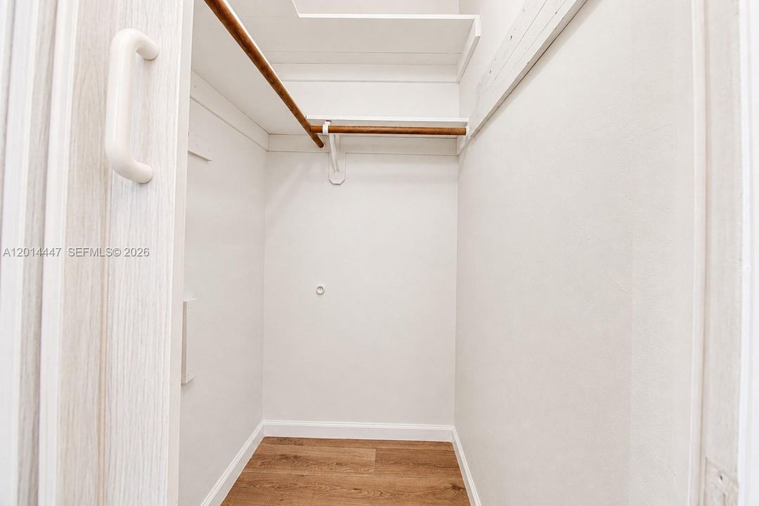 For Sale: $209,500 (2 beds, 2 baths, 800 Square Feet)