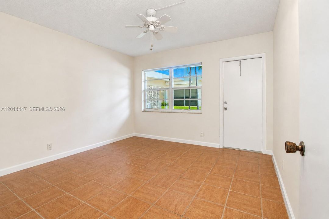 For Sale: $209,500 (2 beds, 2 baths, 800 Square Feet)