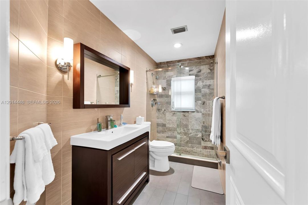 Activo con contrato: $585,000 (3 camas, 2 baños, 1819 Pies cuadrados)