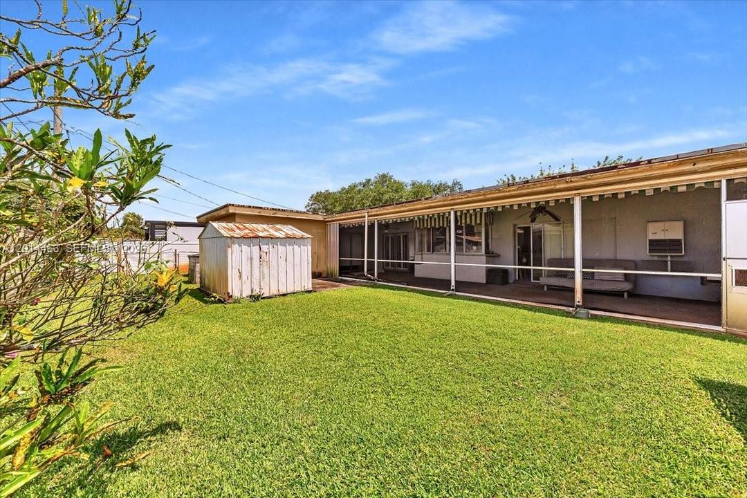 For Sale: $500,000 (3 beds, 2 baths, 1682 Square Feet)