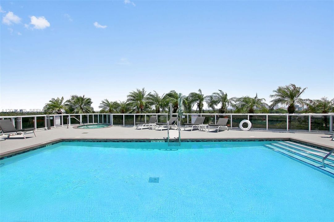 For Sale: $899,000 (2 beds, 2 baths, 966 Square Feet)