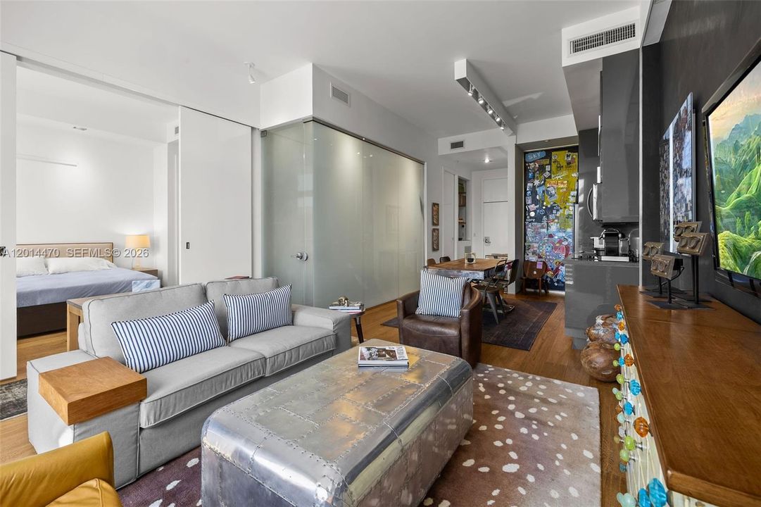 For Sale: $899,000 (2 beds, 2 baths, 966 Square Feet)