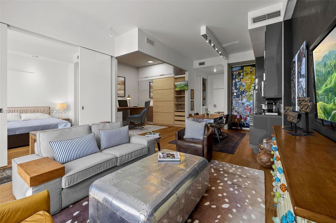For Sale: $899,000 (2 beds, 2 baths, 966 Square Feet)