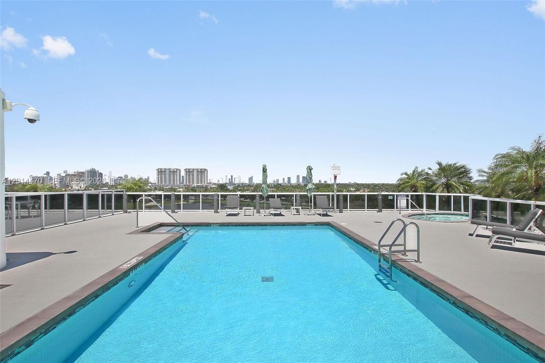For Sale: $899,000 (2 beds, 2 baths, 966 Square Feet)