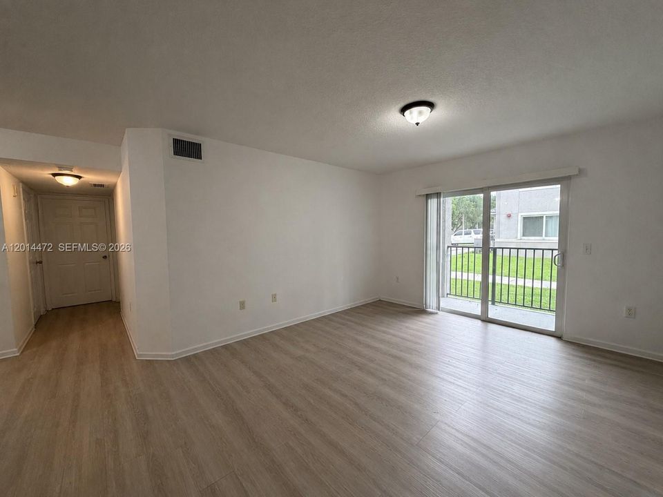Recientemente alquilado: $1,900 (2 camas, 2 baños, 900 Pies cuadrados)
